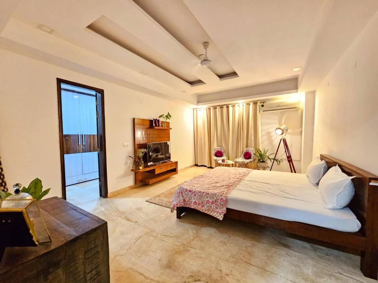 South Delhi, Artistic 4Bhk Home - Vasant Kunj By Maple Key Stays New Delhi Exterior photo